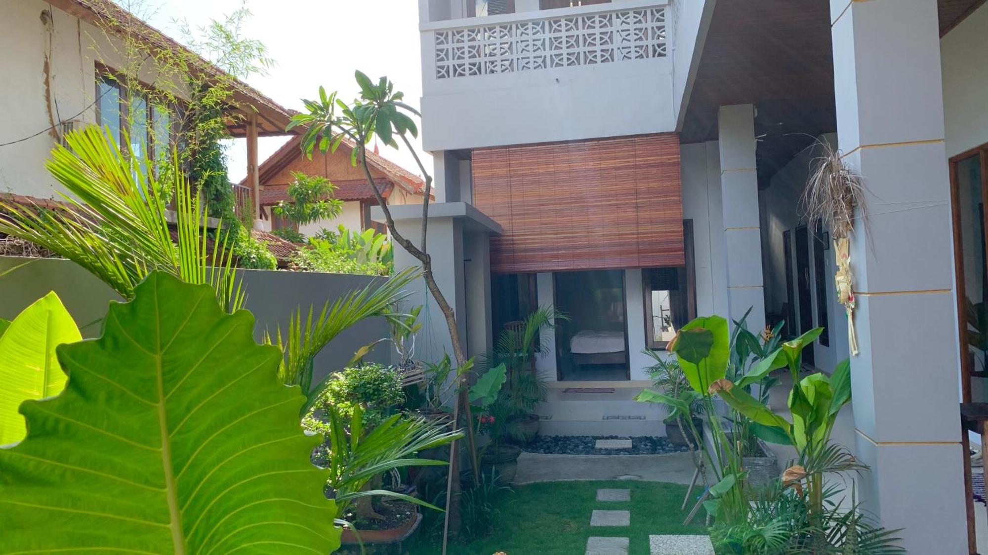The Lima Home Stay In Canggu Bagian luar foto