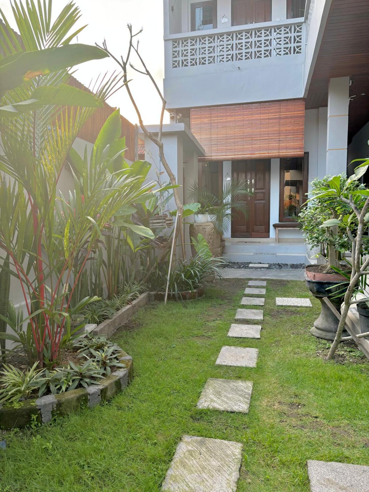 The Lima Home Stay In Canggu Bagian luar foto