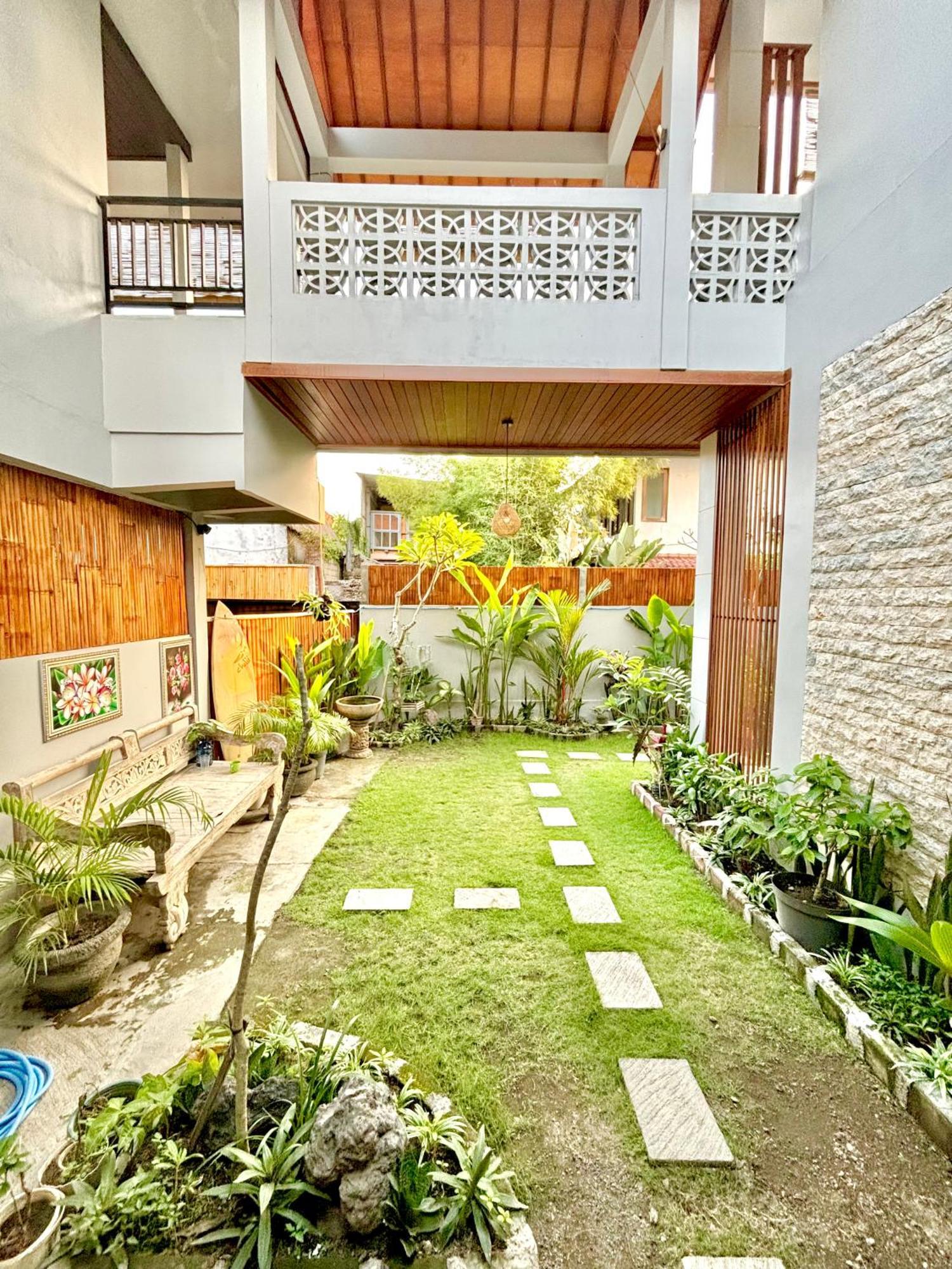 The Lima Home Stay In Canggu Bagian luar foto