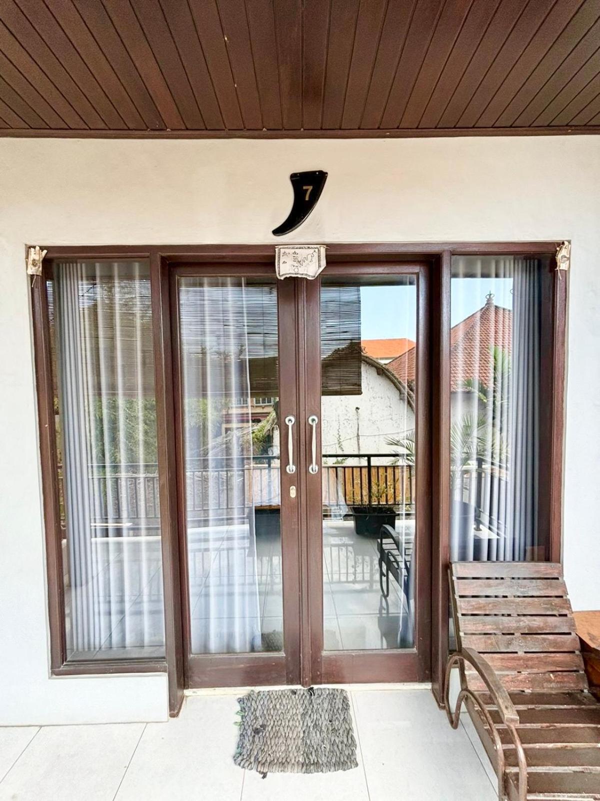 The Lima Home Stay In Canggu Bagian luar foto